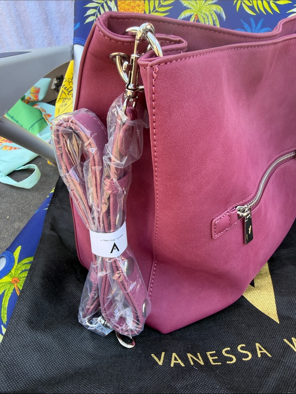 Vanessa Williams Pink Shoulder Bag - Picture 3 of 6